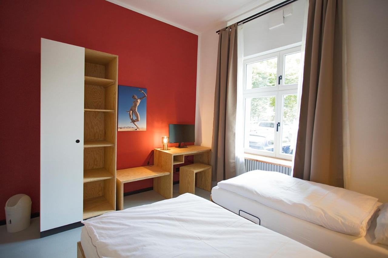 Schillinger-Berlin Am Tempelhofer Feld Aparthotel Exterior photo